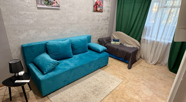 Byudzhetnaya Kvartira s Bolshoi Lodzhiei Flat, Prenota Appartamento Hotel a Samara con parcheggio, Parcheggio
