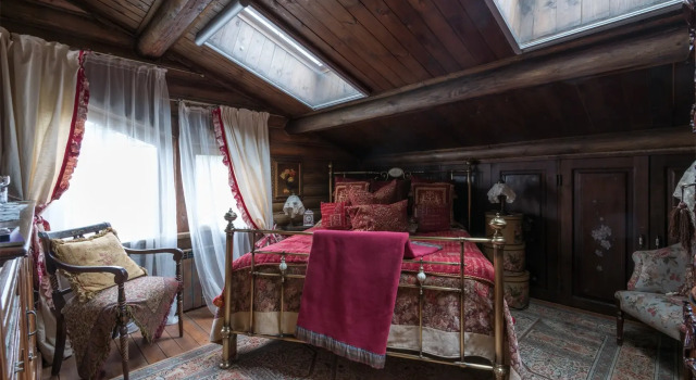 Шале с 5 комнатами с красивым видом из окна Отель Old House Resort & Spa
