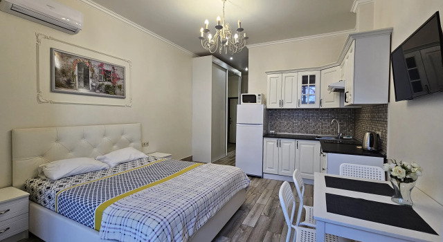 Апартаменты Уютная Студия в Центре на Войкова от HomeHotelSochi, Забронировать Апартаменты/квартира Недорогие отели Сочи, рядом с Пляж Звёздный, недорого
