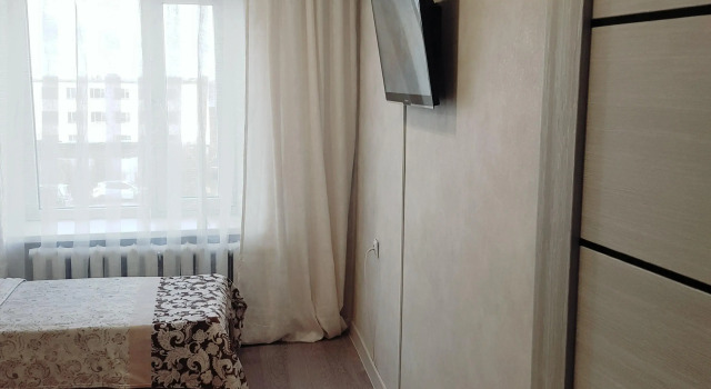 2kh komnatnaya kvartira na 50 let Oktyabrya Apartments, Rezervovat Apartmán Hotely v Mirninsky Ulus s parkováním, Parkování