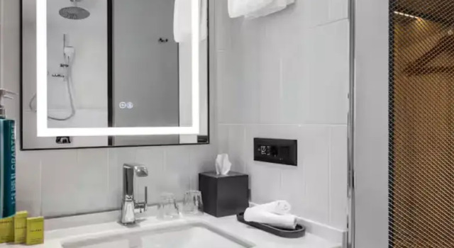 Двухместный номер с диваном с балконом Отель Hilton Garden Inn Баку