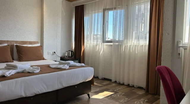Двухместный номер Standard с балконом HOTEL GLOBAL 2022