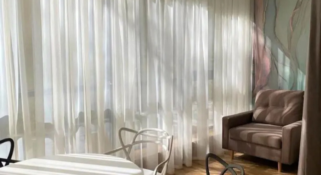 S Sobstvennoy Terrasoy I Vidom Na Zelenuyu Zonu Raspolozhennaya V Primorskom Parke Flat, Rezervovat Apartmán Jalta 