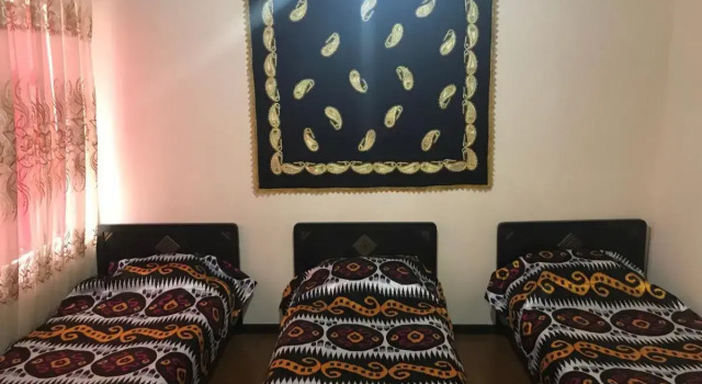 Camera tripla Economy Diyor Hostel