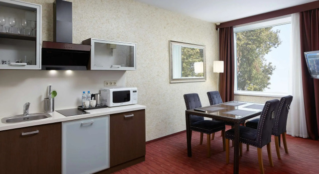 Апартаменты Люкс семейные Гостиница Park Inn, Одинцово