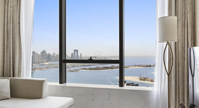 Апартаменты StoneTree - Luxury 1 BR - Palm Tower, Забронировать Апартаменты/квартира Отели Дубая с бассейном, Бассейн
