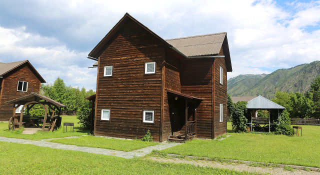 Dvukhurovnevye V Chastnom Dome U Gory Verblyud Apartments, Book Apartment Hotels in Altai Republic with a Pool, Swimming Pool