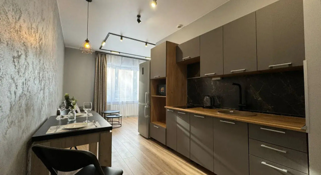Uyutnaya Studiya v Tsentre Goroda Apartment, Prenota Appartamento Hotel a Samara con parcheggio, Parcheggio