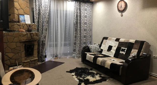 Двухместный коттедж с видом на город Коттедж с Камином