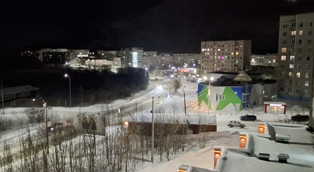 3-Kh Komnatnaya S Balkonom Kondrikova Flat, Prenota Appartamento Hotel a Murmansk Region con parcheggio, Parcheggio