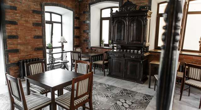 Отель Brick Walls Hotel