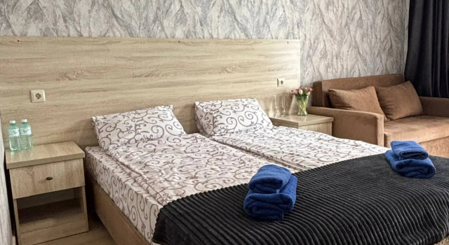 Двухместный номер Comfort c 1 комнатой с балконом и с видом на внутренний двор Отель Сара