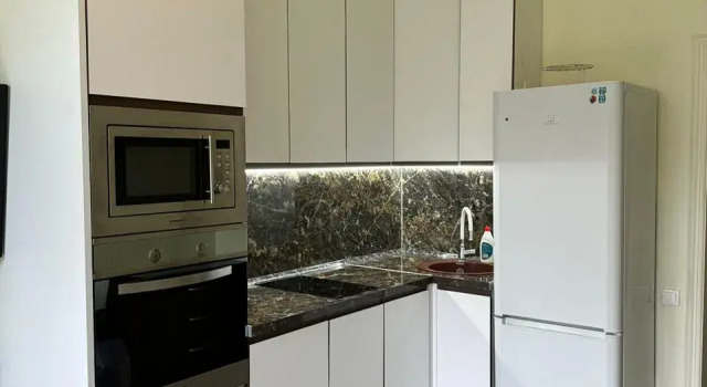 Апартаменты Полулюкс с 2 комнатами, вид на море ( Апартаменты Golden Holiday ), Забронировать Апартаменты/квартира Отели Сочи с парковкой, рядом с Памятник Владимиру Ильичу Ленину, Парковка