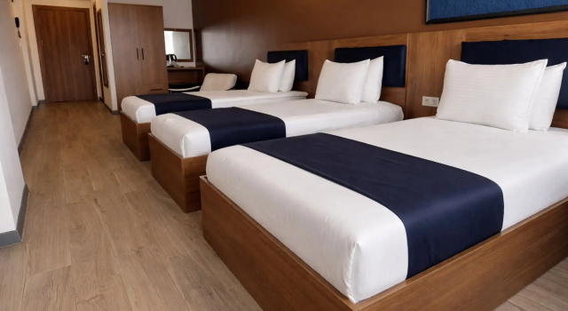 Семейный номер Deluxe с балконом и с видом на город Отель The Rest Port ND Downtown