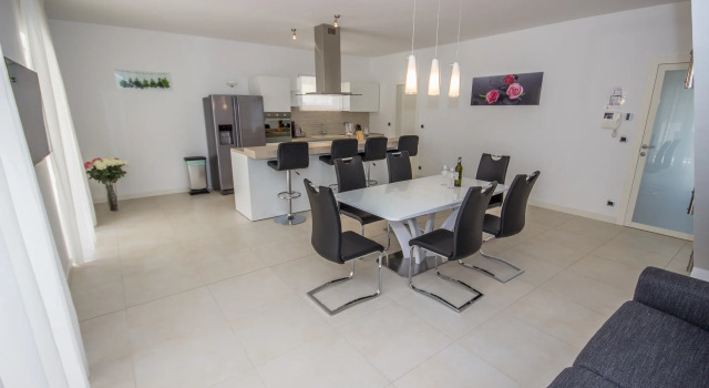 Guvo Villa, Boek Villa eiland Brac Omiš