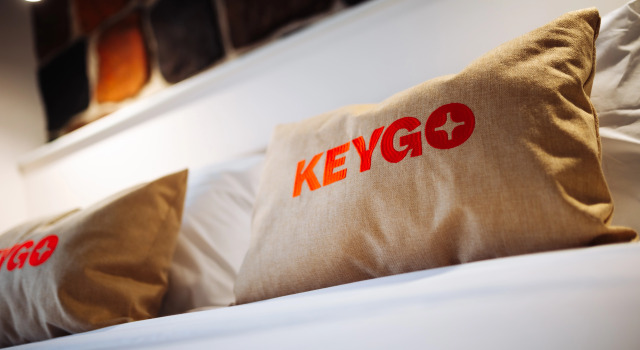 Двухместные апартаменты с балконом и с красивым видом из окна Апартаменты KeyGo #0033 ключ к центру Еревана