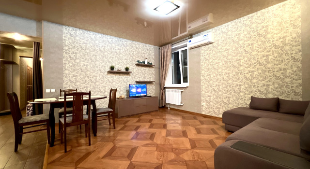 Квартира 3-комнатная Видовая Yarapartments на Набережной, Забронировать Апартаменты/квартира Отели Ярославля с парковкой, рядом с Ярославский Художественный Музей, Парковка