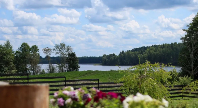 Inovo Lake View Boungalow, Rezerwuj Willa Uklya 