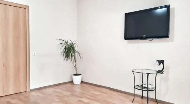 Uyutnaya Ryadom s Aehroportom i Zh/D Vokzalom Flat, Boek Appartement Traktorozavodsky district 