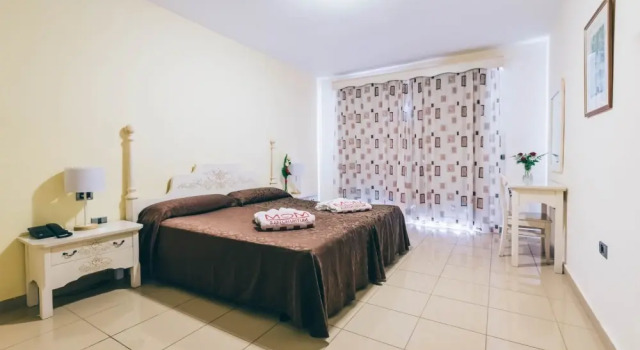 Полулюкс с видом на бассейн или море Отель Grand Muthu Golf Plaza Hotel & Spa