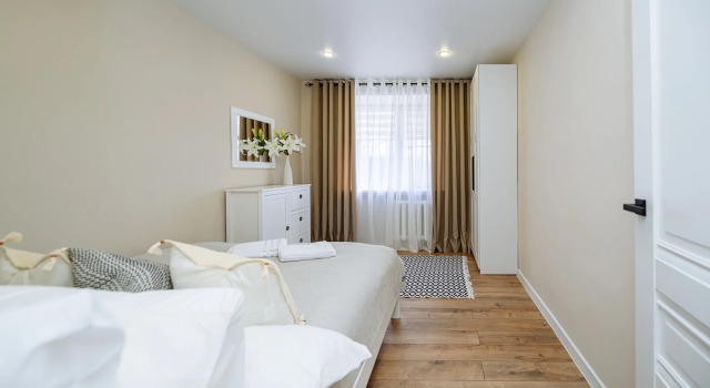 V Pushkinskie Gory Flat, Rezerwuj Apartament Hotele w Obwód pskowski z parkingiem, Parking