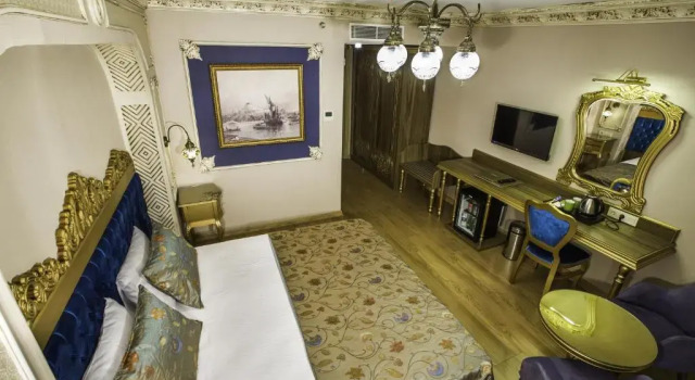 Номер Standard Empire Suite Hotel