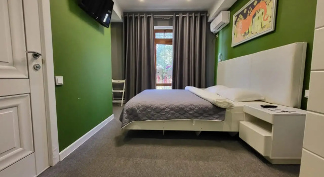 Doppel Zimmer mit Balkon CryptoHotel.Club