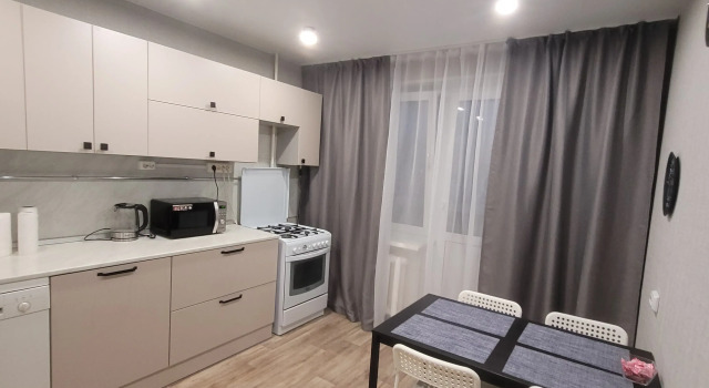 Rizhskiy Avenue 85A Apartments, Prenota Appartamento Hotel a Pskovsky District con piscina, Piscina