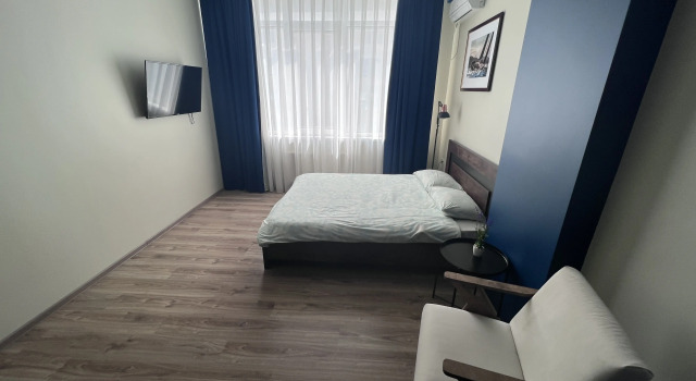 V Tsentre Vozle Naberezhnoy Apartments, Book Apartment Hotels in Sevastopol with Parking, Parking