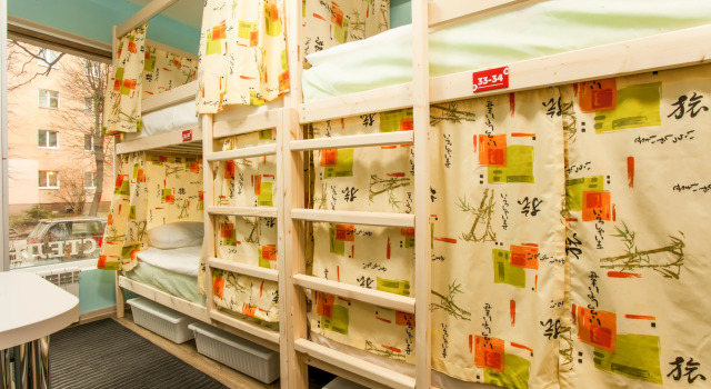 Кровать в общем номере (мужской номер) Самый центр Хостел