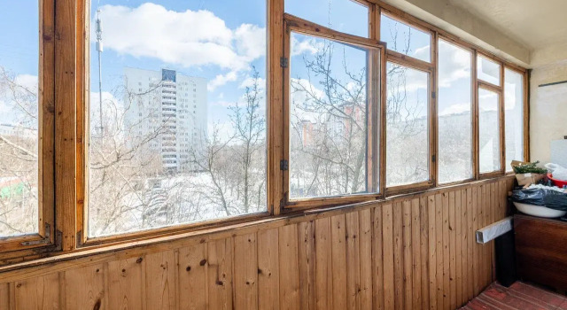 Odnokomnatnaya LajlaTov na Akademika Yangelya Flat, Prenota Appartamento Hotel a UAO Area con parcheggio, Parcheggio
