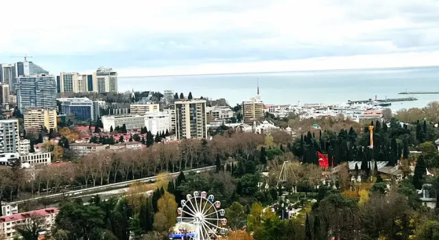 Квартира Уютная евродвушка в центре с видом на горы, Забронировать Апартаменты/квартира Сочи Большой Сочи, рядом с Пляж Светлячок