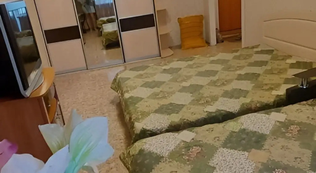 Трёхместные апартаменты с балконом и с видом на город Квартира на улице Обручева 2
