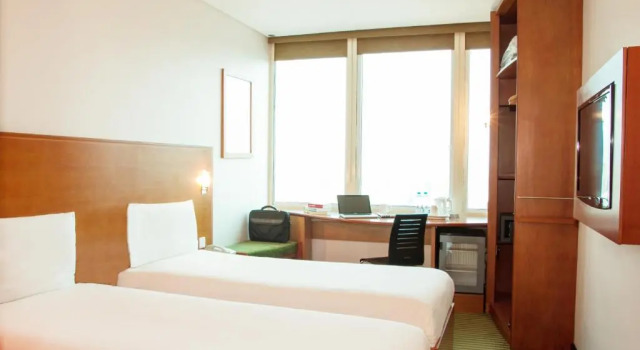 Номер Standard с красивым видом из окна ibis Kuwait Salmiya