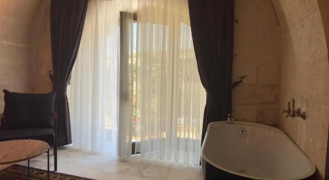Двухместный люкс с балконом Angel View Suites