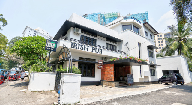 Отель Yoho Rooms The Irish, Забронировать Отель Отели Западной провинции 3 звезды, 3*