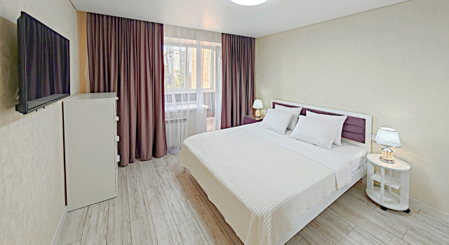 Sovremennaya Dizaynerskaya Dvukhkomnatnaya S Prekrasnym Vidom Flat, Prenota Appartamento Hotel a Samara con parcheggio, Parcheggio