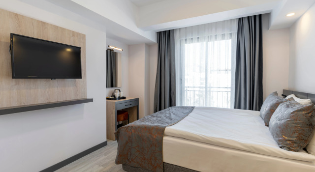 Двухместный номер Deluxe с балконом и с красивым видом из окна IRENIC HOTEL