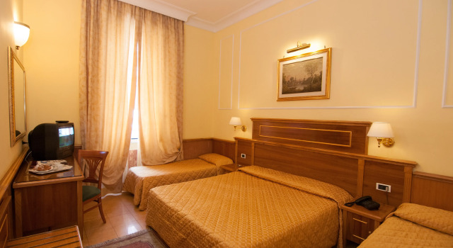 Четырёхместный номер Standard Hotel Palladium Palace