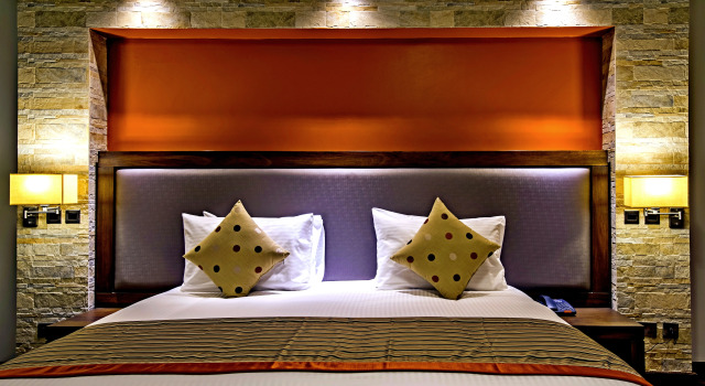 Полулюкс с балконом и с видом на город Magna Hotel and Suites
