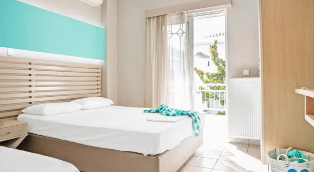 Ouzas luxury Hotel, Book Hotel Olymbiaki Akti 