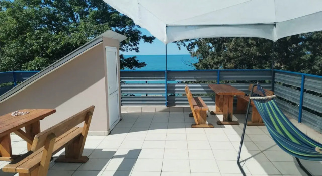 Шестиместные апартаменты с 2 комнатами с видом на море Гостевой дом Anchor Villa