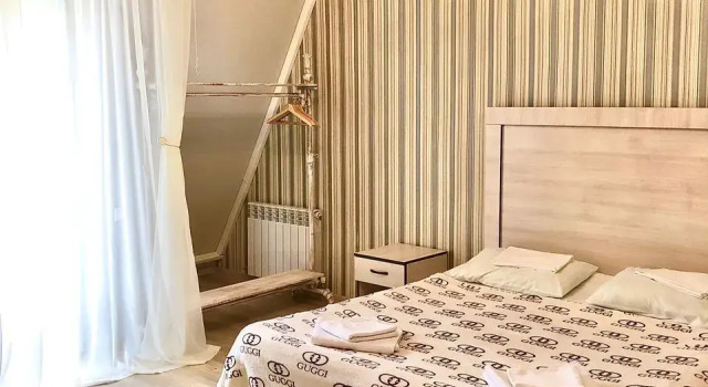 U Morya Sukhum Guest House, Prenota Affittacamere Hotel a Sukhum con parcheggio, Parcheggio