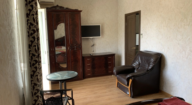Трёхместный номер Deluxe с балконом и с красивым видом из окна Николь Делюкс