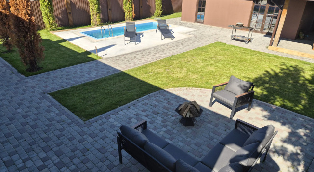 Zagorodny s Basseynom +30 i Bilyyardom v 10 Minutakh Ot Kaliningrada Private house, Book Vacation Home  