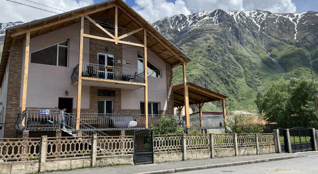 Guest House 15, Book Guesthouse Stepantsminda Kazbegi Municipality