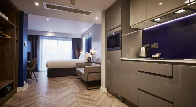 Двухместная студия Smart с балконом Roomzzz York City