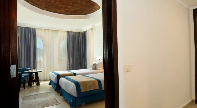 Трёхместный номер Standard семейный с балконом и с красивым видом из окна Stella Gardens Resort Makadi Bay - 24 HRS All Inclusive