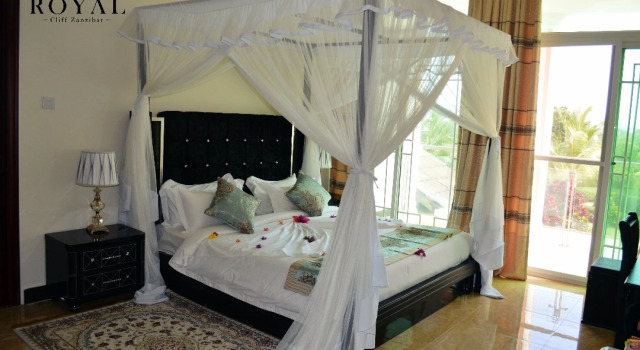 Люкс с балконом и с красивым видом из окна Royal Cliff Zanzibar