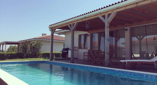 Вилла White House Family Villa with a pool 1